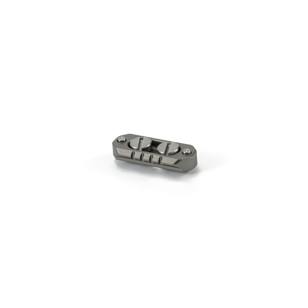 Riel Inclinable NATO de 18 mm para Cámara | Montaje de Manijas